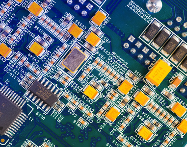 硬盤集成電路板的設計與創新